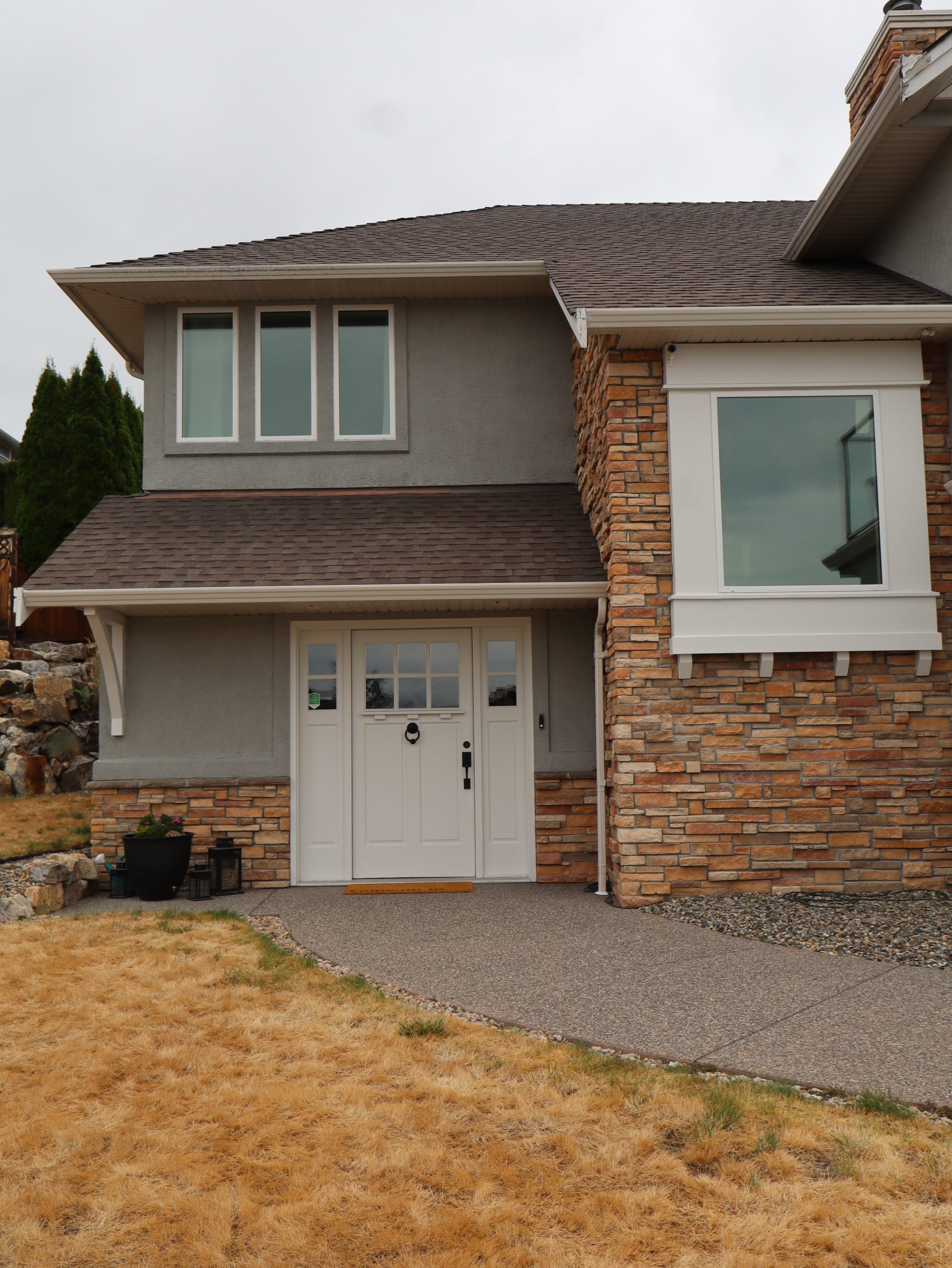 a vernon home with new windows installed by nagy bros